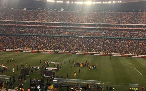 Afrika derbisinde izdiham yaşandı! 2 ölü…