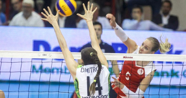 Bursa Büyükşehir Belediyespor, Olympiakos’u 3-2 Yendi