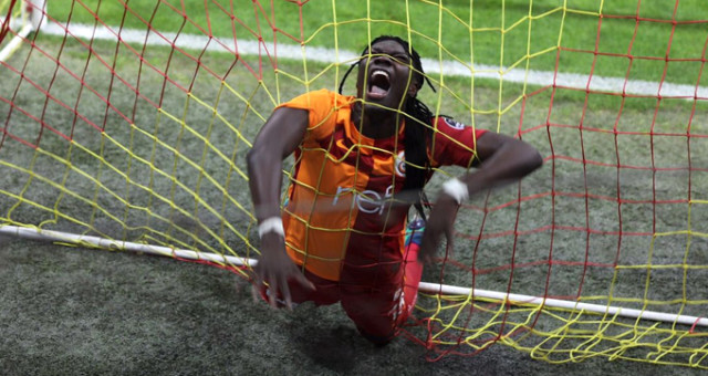 Galatasaraylı Gomis, 1 Maç Daha Kazandırırsa Bedavaya Gelecek