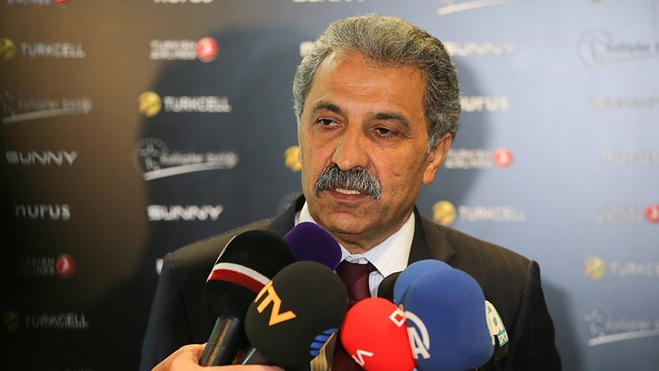 “Asamoah Gyan ve Varela ile görüşmeler devam ediyor”