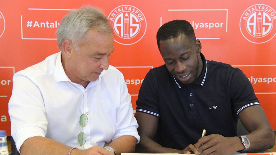 Aly Cissokho, Antalyaspor’da!