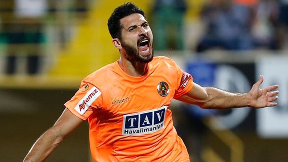 “Emre Akbaba’yı alan kazanır”