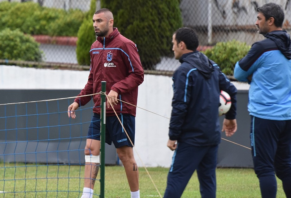 Burak Yılmaz takıma katıldı