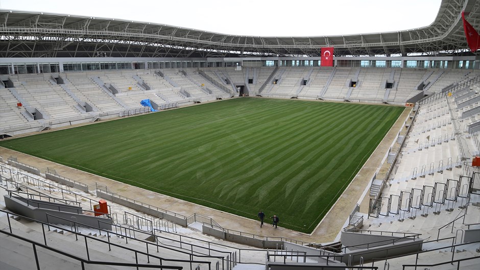 Yeni Ordu Stadı’nda çim serme işlemi tamamlandı