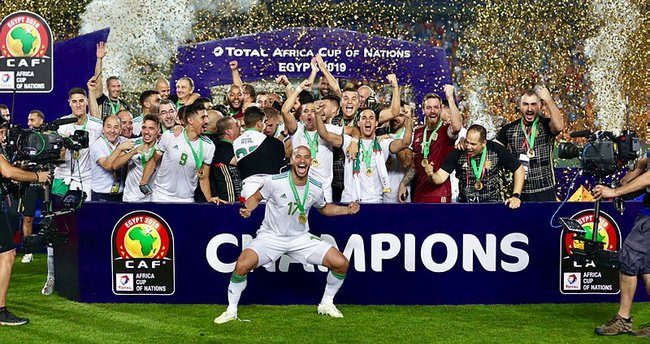 Cezayir’de ikinci şampiyonluk sevinci