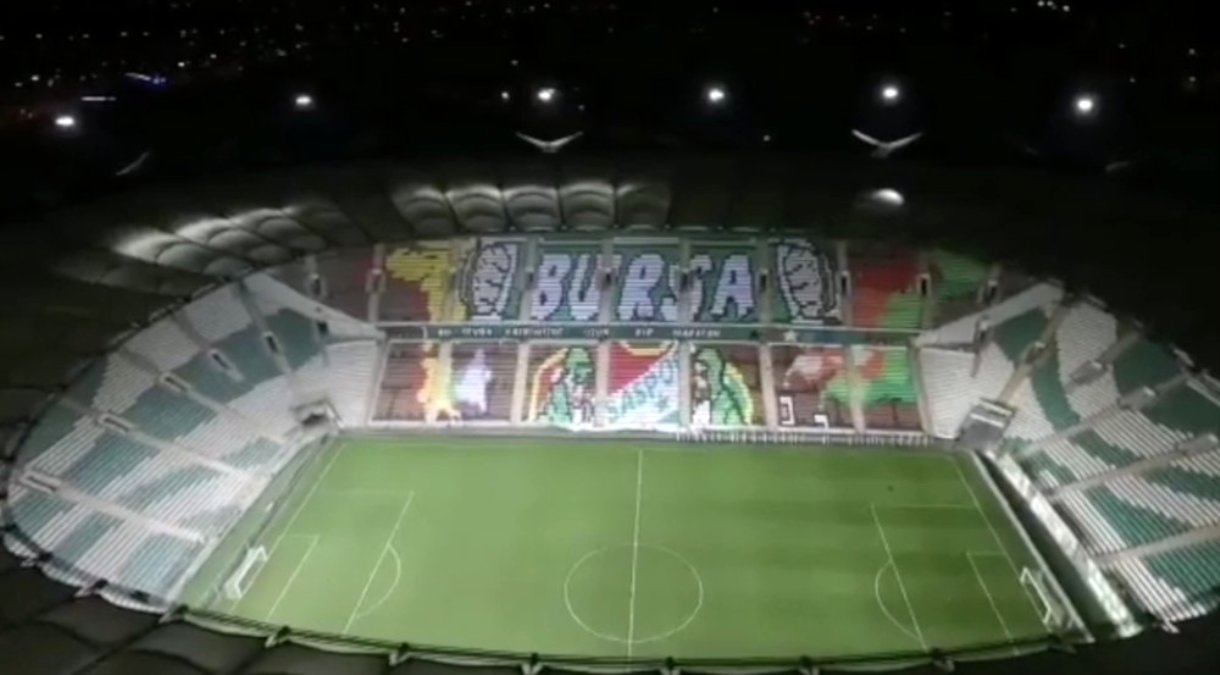 Son dakika haber | Bursaspor taraftarından muhteşem piksel karton koreografisi