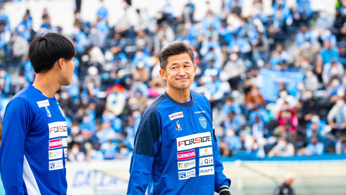 53 yaşındaki Japon futbolcu Miura kulübüyle sözleşmesini uzattı