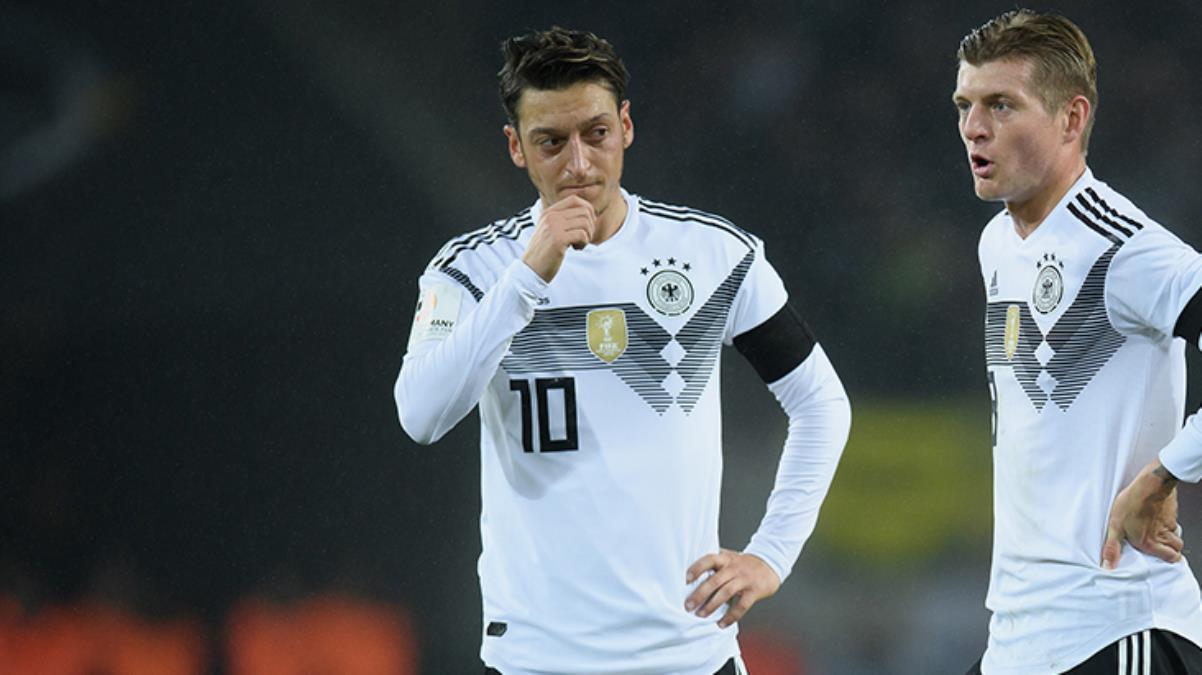 Kroos, Mesut Özil’in Alman Milli Takımı’nı bırakma sürecini eleştirdiği için ağır hakaretler aldı