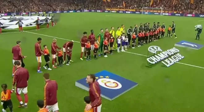Galatasaray tarihi maça Darüşşafaka öğrencileriyle çıkmış