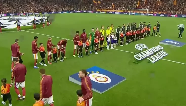Galatasaray tarihi maça Darüşşafaka öğrencileriyle çıkmış