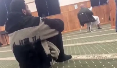 Ünlü NBA yıldızı camide ibadet ederken görüntülendi